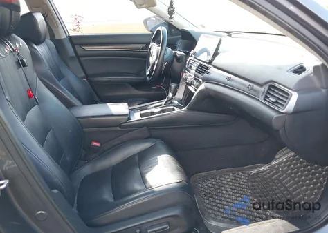 2018 Honda Accord Touring z USA, uszkodzony, nr VIN 1HGCV1F98JA049065